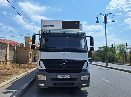 Mercedes Axor 1824 2010