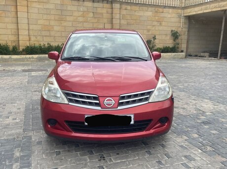Nissan Tiida 2012