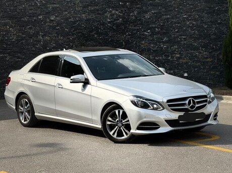 Mercedes E 220