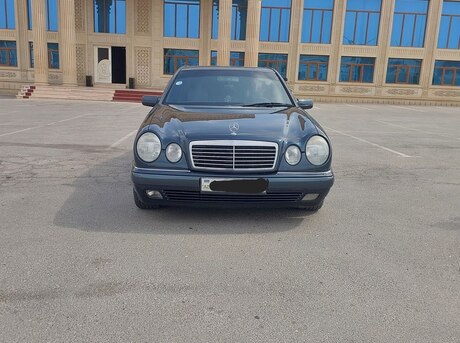 Mercedes E 240