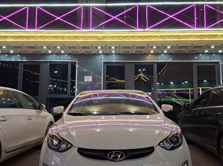 Hyundai Elantra 2012