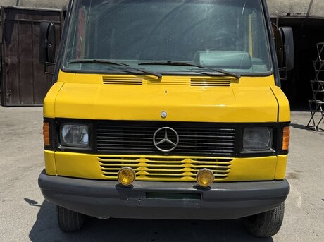 Mercedes 208 D 1993