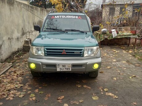 Mitsubishi Pajero io 1998