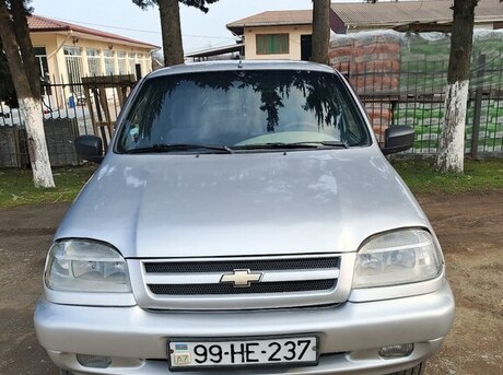 Chevrolet Niva 2005