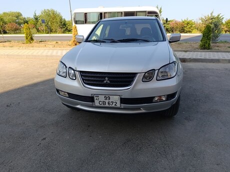Mitsubishi Airtrek 2001