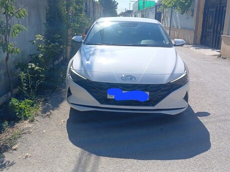 Hyundai Elantra 2023
