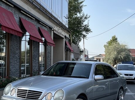 Mercedes E 240 2001