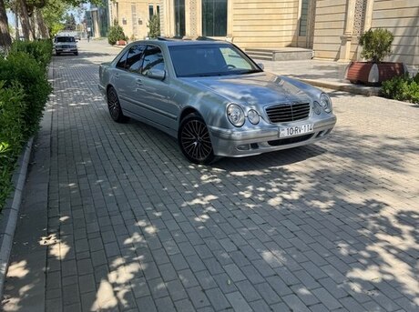 Mercedes E 270 2000