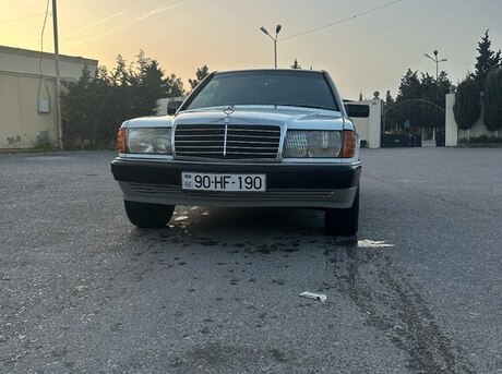 Mercedes 190 1990