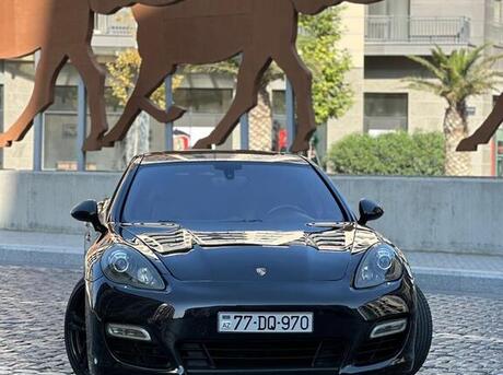 Porsche Panamera Turbo S 2011