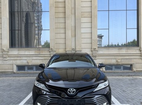 Toyota Camry 2019