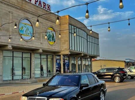 Mercedes C 180