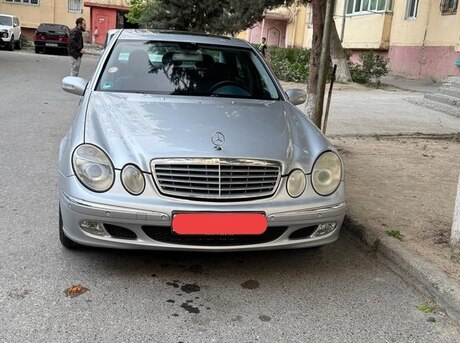 Mercedes E 240
