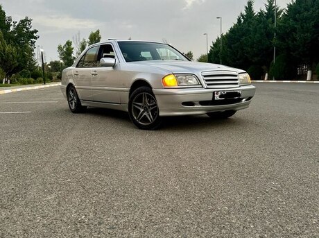 Mercedes C 200