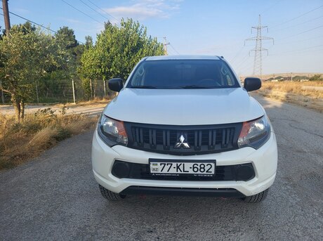 Mitsubishi L200 2015