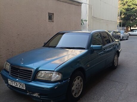 Mercedes C 180