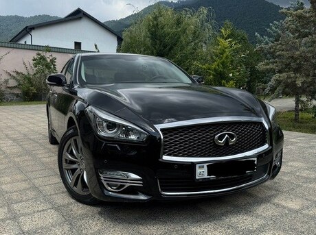 Infiniti Q70 2015