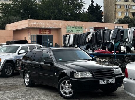 Mercedes C 240