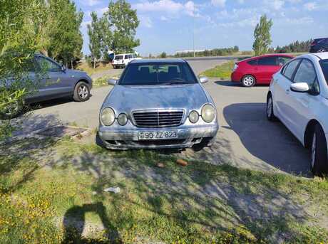 Mercedes E 220 d 2000
