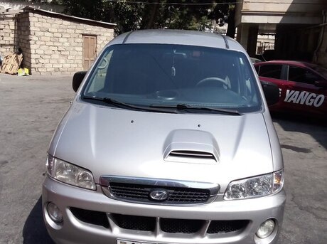 Hyundai H-1 2004