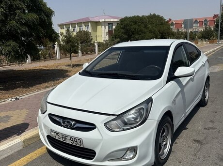 Hyundai Accent 2011
