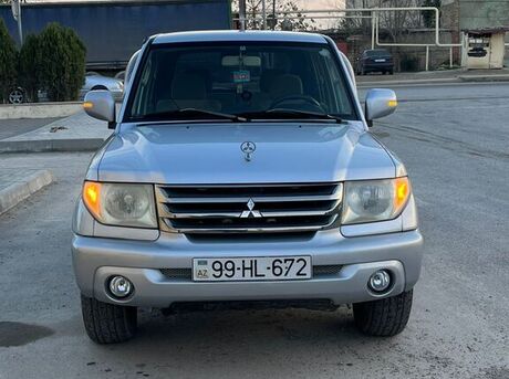Mitsubishi Pajero io 2004