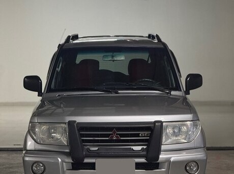 Mitsubishi Pajero io 1999