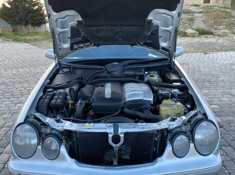 Mercedes E 220 d 2001