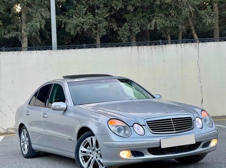 Mercedes E 240 2003