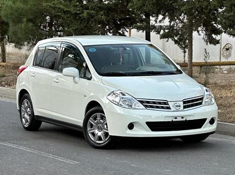 Nissan Tiida 2011