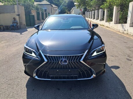 Lexus ES 300h 2021