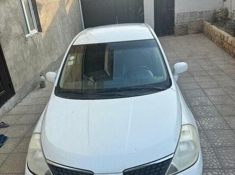 Nissan Tiida 2008