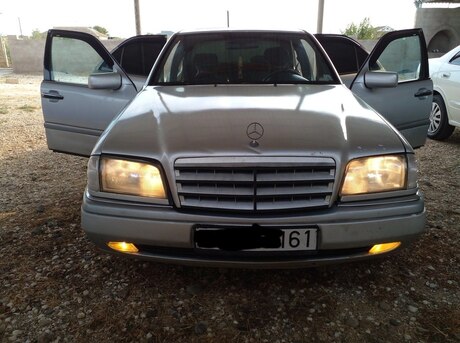 Mercedes C 180