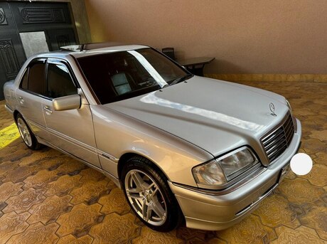 Mercedes C 230