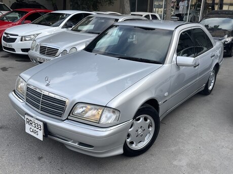 Mercedes C 240
