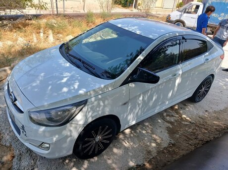 Hyundai Accent 2013