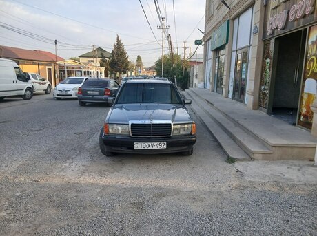 Mercedes 190 1990