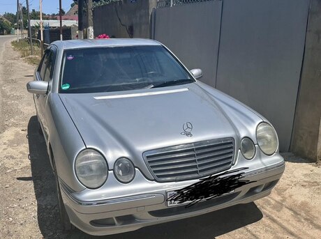 Mercedes E 240 2001