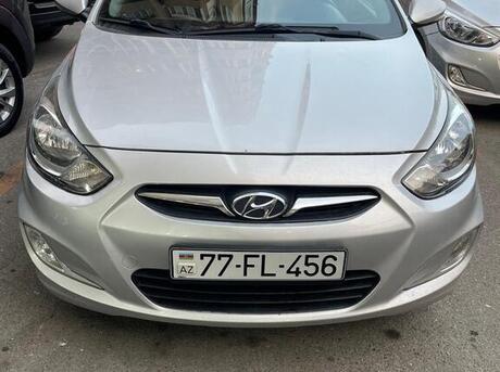 Hyundai Accent 2012