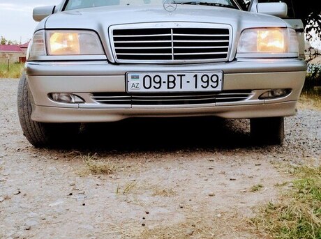 Mercedes C 240
