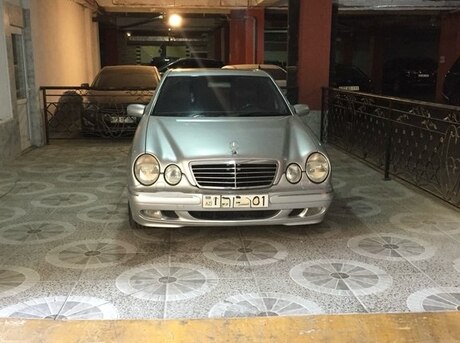 Mercedes E 320 2001