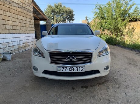 Infiniti M37 2010