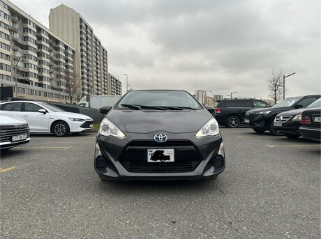Toyota Aqua 2015