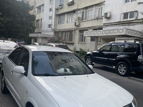 Nissan Sunny 2011