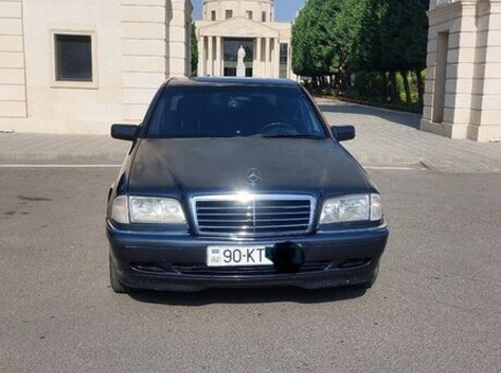 Mercedes C 240