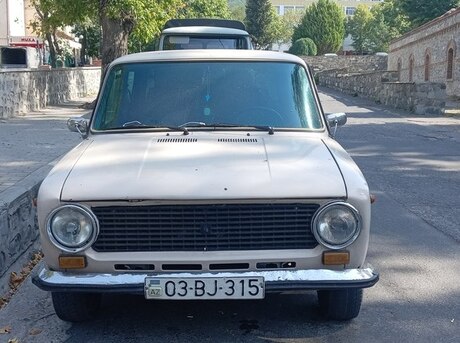 LADA (VAZ) 21011 1984