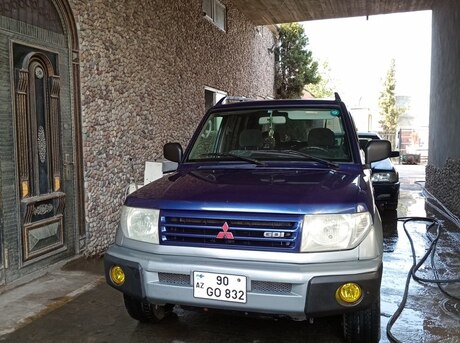 Mitsubishi Pajero io 1998