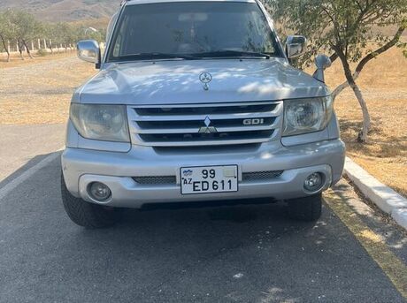 Mitsubishi Pajero io 2002