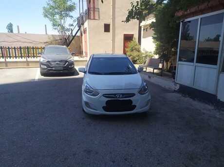 Hyundai Accent 2012