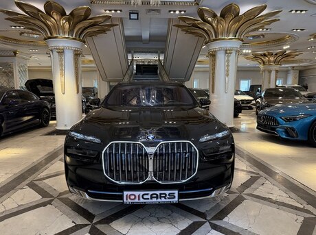 BMW i7